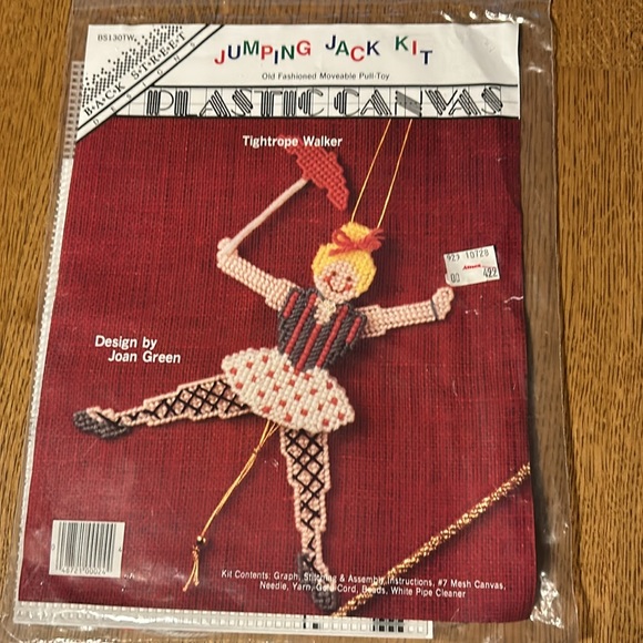 4 New Vintage 1991 Plastic Canvas Old Fashioned Moveable Pull-Toy by Back street - Picture 7 of 11